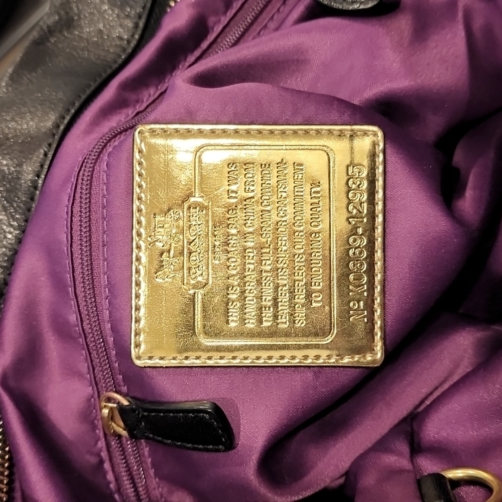 Coach black shoulder bag with purple interior K0869 - Picture 2 of 3